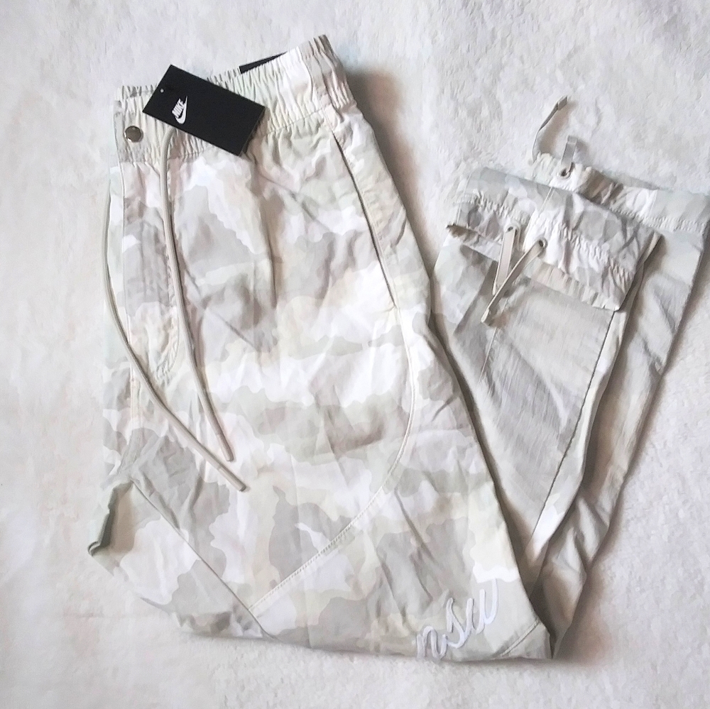 Nike Men's Camo Woven Pant Style# 930253-121